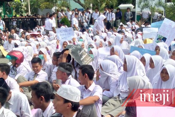 Tak Ditanggapi, Ratusan Siswa MAN 2 Model Medan Gelar Aksi Lanjutan