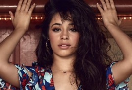 Masker Putih Telur, Rahasia Wajah Cantik Camila Cabello 