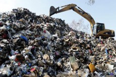 Wow! Sampah di Sumut Capai 2,4 Juta Ton