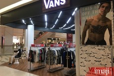 Vans Centre Point Gelar Diskon Hingga 60%